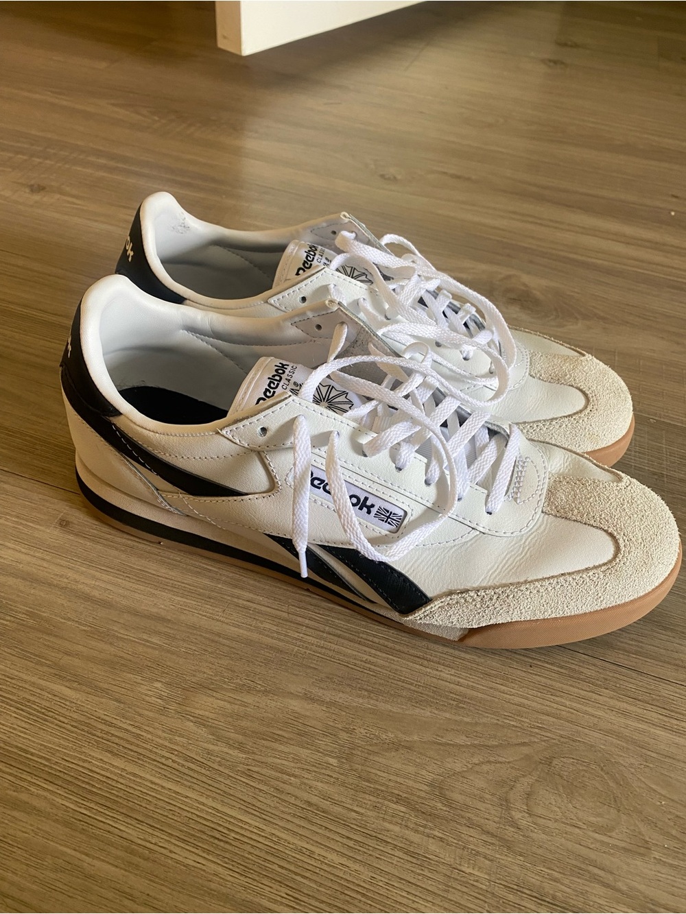 Reebok White & Black Retro-Style Men's Sneakers with Gum Sole
